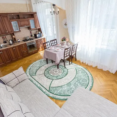 Apartament On Niezalieznasci 55 Mińsk